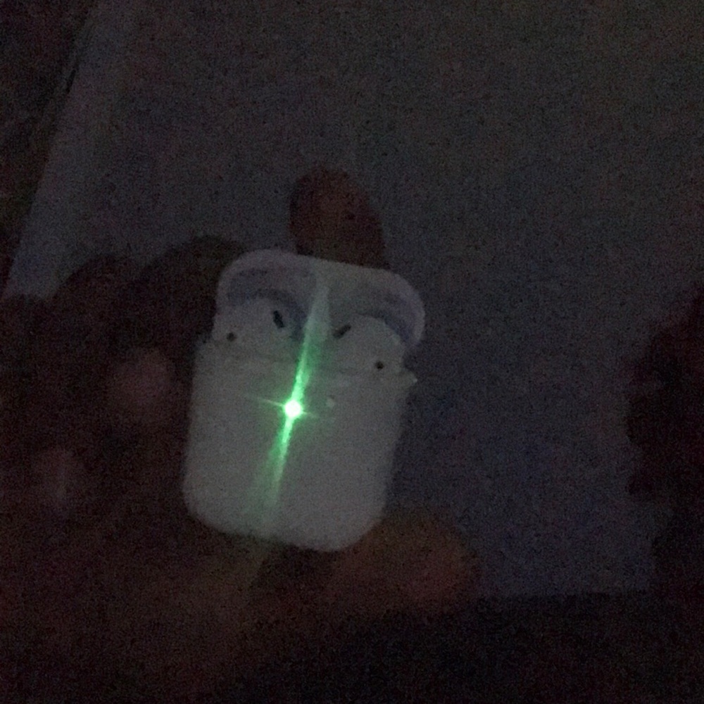 I am selling air pods I don’t need no more in good condition